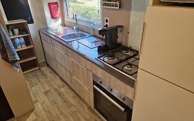 Mobil Home 8 Couchages Dans Camping 4 Etoiles A Pont Aven 29930